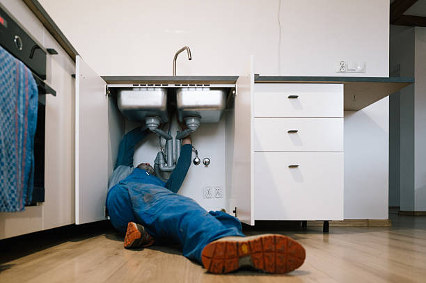 Professional Plumbing technician working in Manville, NJ